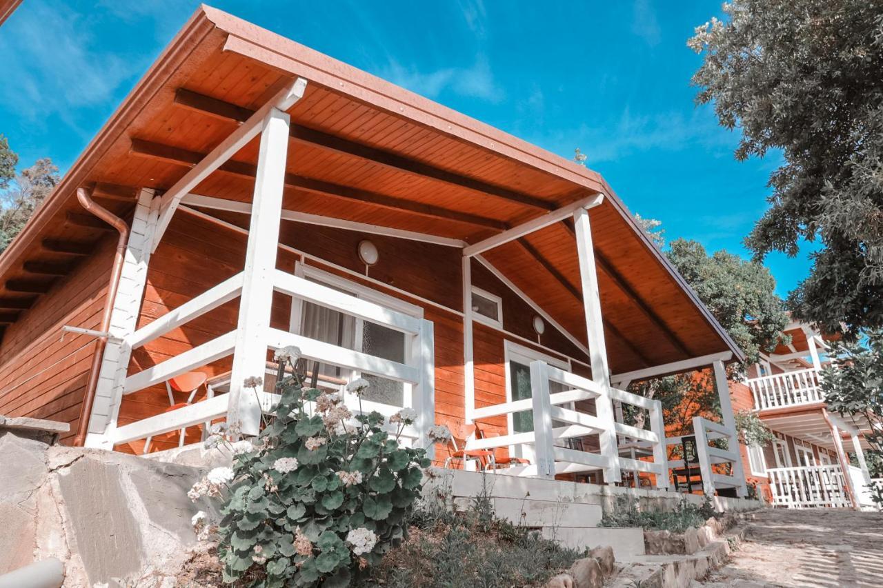 Plazhi Gjeneralit - Small Cabins - Bungalows - Apartaments - Villas - Suite Kavaje Eksteriør bilde