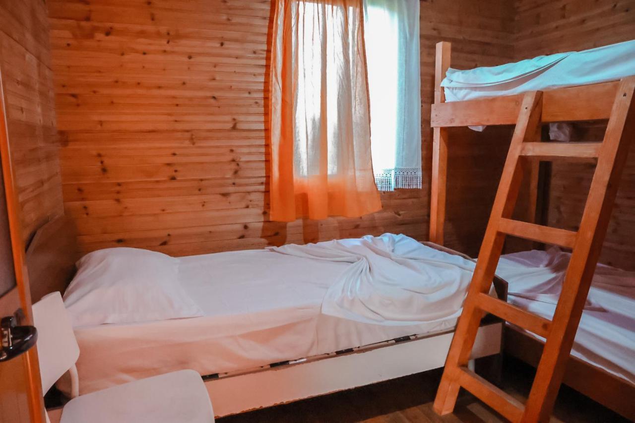 Plazhi Gjeneralit - Small Cabins - Bungalows - Apartaments - Villas - Suite Kavaje Eksteriør bilde