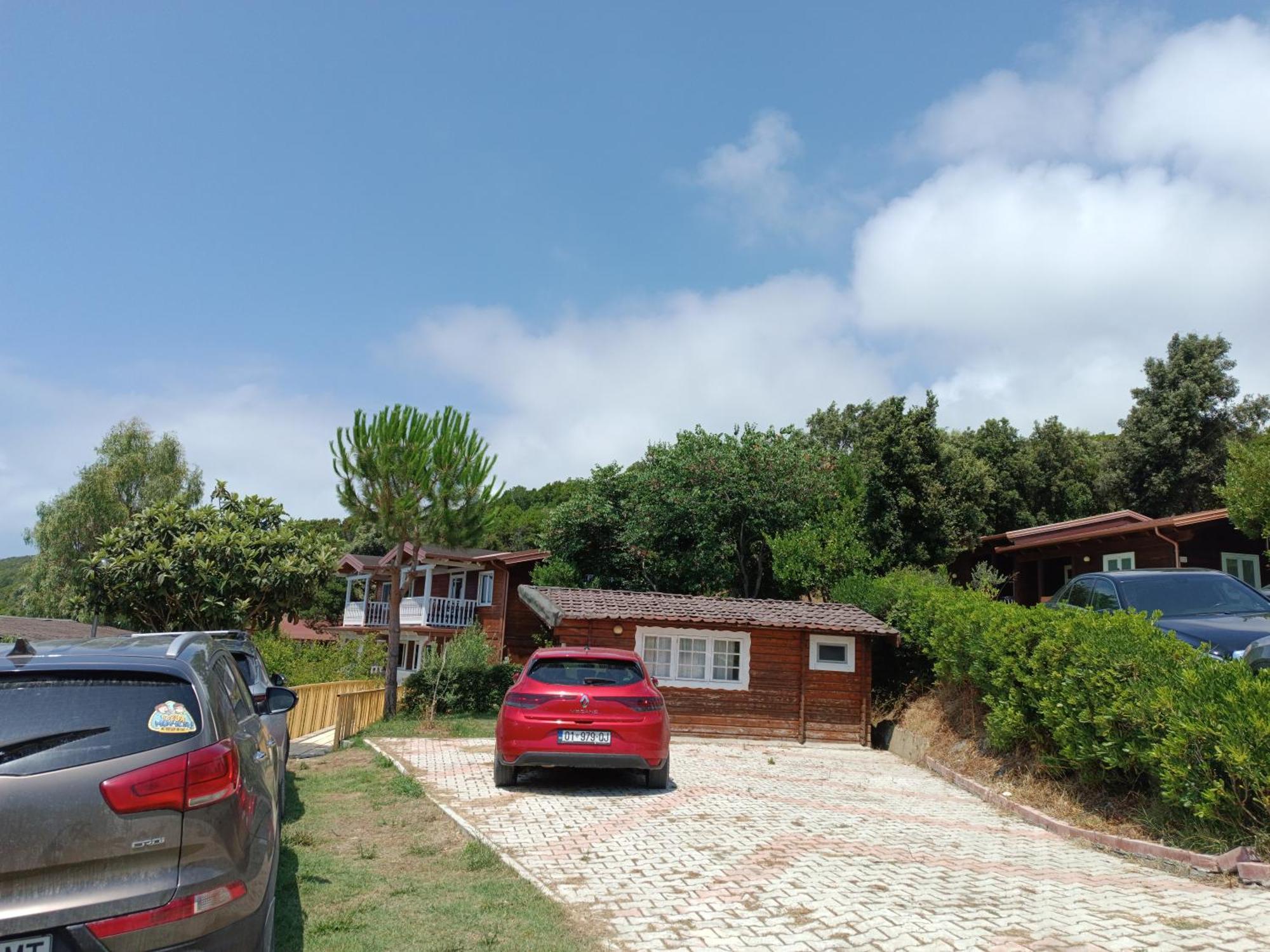 Plazhi Gjeneralit - Small Cabins - Bungalows - Apartaments - Villas - Suite Kavaje Eksteriør bilde