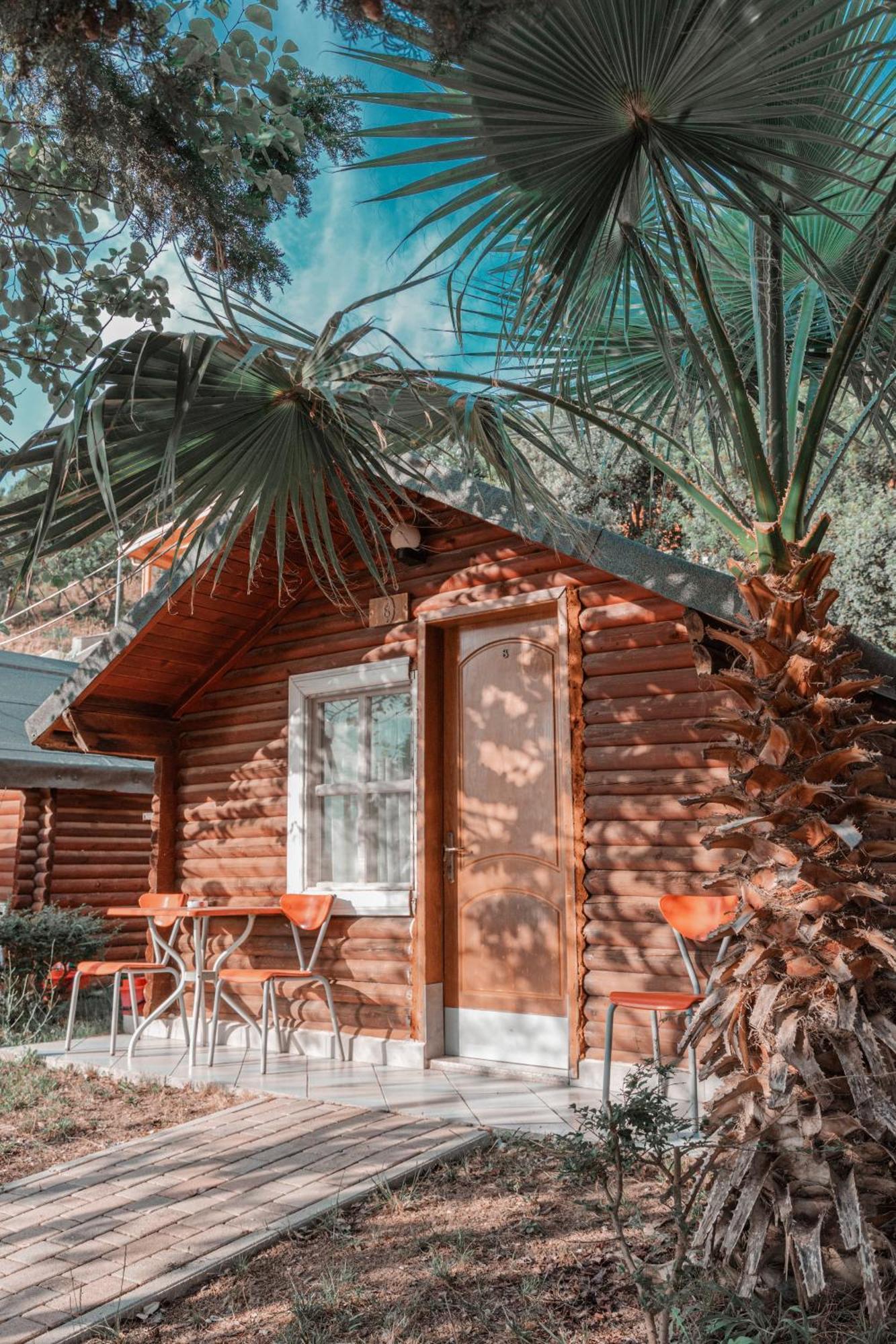 Plazhi Gjeneralit - Small Cabins - Bungalows - Apartaments - Villas - Suite Kavaje Eksteriør bilde