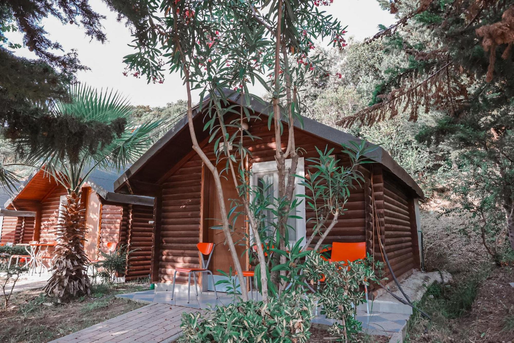 Plazhi Gjeneralit - Small Cabins - Bungalows - Apartaments - Villas - Suite Kavaje Eksteriør bilde